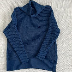 Aerie small kit blue sweater